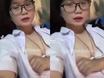 Clip sex nữ sinh kính cận dâm đãng khoe hàng